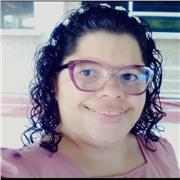 Docente de primaria brinda su servicio de refuerzo y apoyo estudiantes de primaria